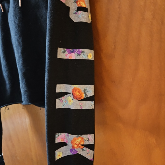 PINK Victoria's Secret Black Cropped Hoodie with Colorful Sleeve - Picture 5 of 5